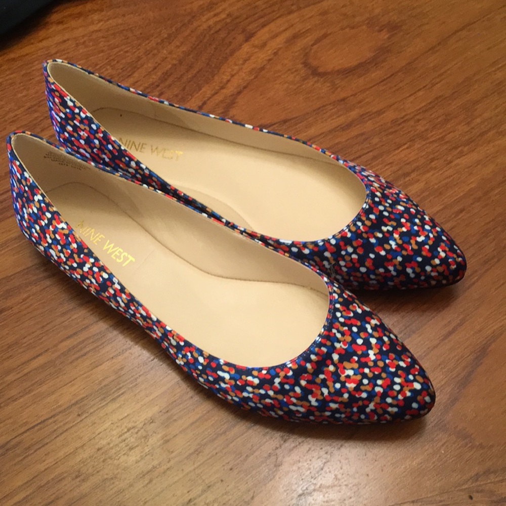 Dotted satin flats